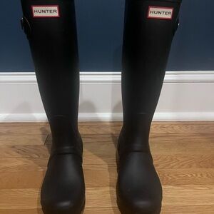 Hunter Black Rain Boots size 6M/7F